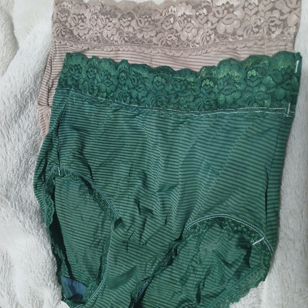 Vanity Fair Lace Trimmed Striped Panties in Green and Cream Woman's Medium